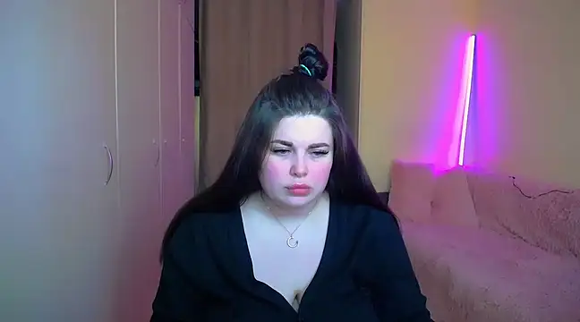 Emily Mo online show from March 2025 09:24:02 AM