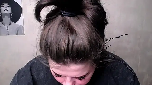 Emily Mo online show from September 2025 05:20:02 AM