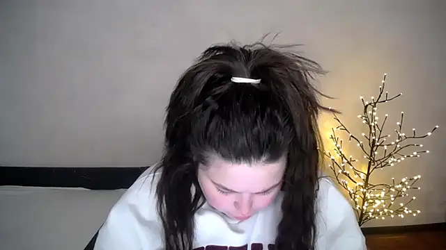 Emily Mo online show from April 2026 05:44:02 AM