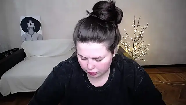 Emily Mo online show from May 2026 07:47:01 AM