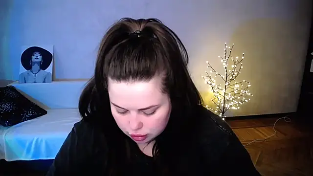 Emily Mo online show from June 2026 06:05:02 AM