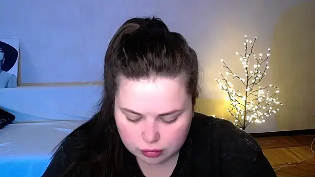 Emily Mo online show from June 2026 05:46:02 AM