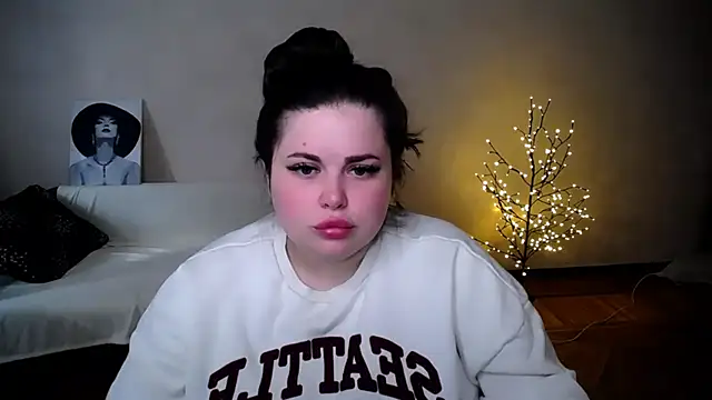 Emily Mo online show from June 2026 10:28:02 AM