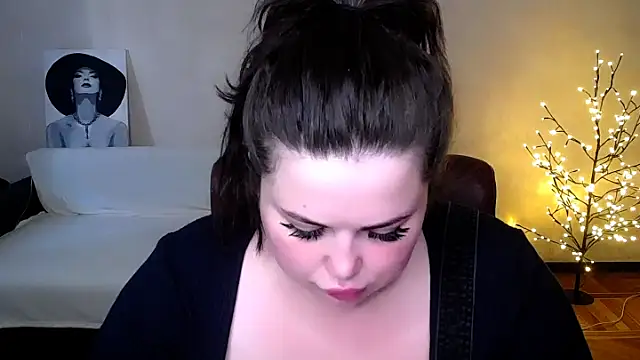 Emily Mo online show from June 2026 05:32:02 AM