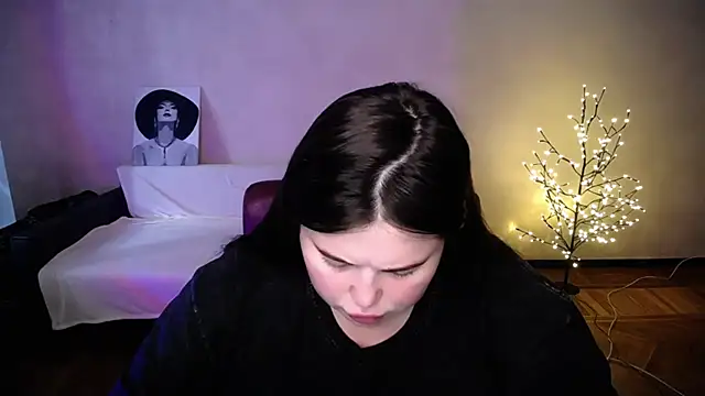 Emily Mo online show from June 2026 05:56:01 AM