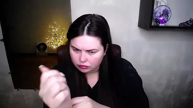 Emily Mo online show from June 2026 06:18:01 AM