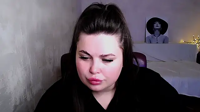 Emily Mo online show from August 2026 07:44:02 AM