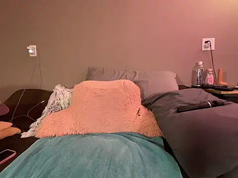 1Lustfully yours online show from February 2026 06:12:02 PM