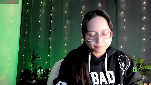 Snapshot of shantalc3rezo chatting on February 2025 01:54:01 AM shantalc3rezo online show from February 2025 01:54:01 AM