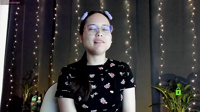 Snapshot of shantalc3rezo chatting on February 2025 10:33:01 PM shantalc3rezo online show from February 2025 10:33:01 PM