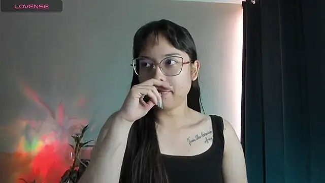 Snapshot of shantalc3rezo chatting on October 2025 08:53:02 PM shantalc3rezo online show from October 2025 08:53:02 PM