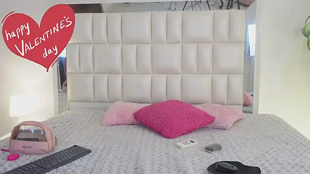 Anais aradia online show from February 2025 05:51:02 AM