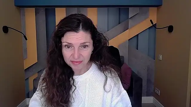 EllaLong online show from November 2025 12:28:01 PM