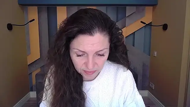 EllaLong online show from January 2026 12:29:02 PM