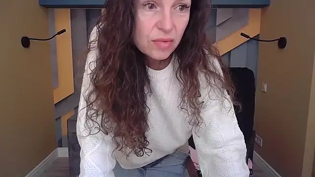 EllaLong online show from January 2026 12:41:01 PM