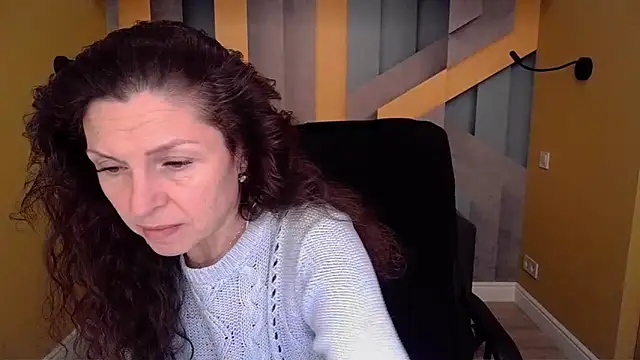 EllaLong online show from April 2026 11:13:01 AM