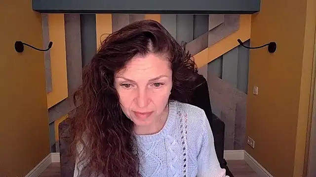 Snapshot of EllaLong chatting on May 2026 11:26:02 AM EllaLong online show from May 2026 11:26:02 AM
