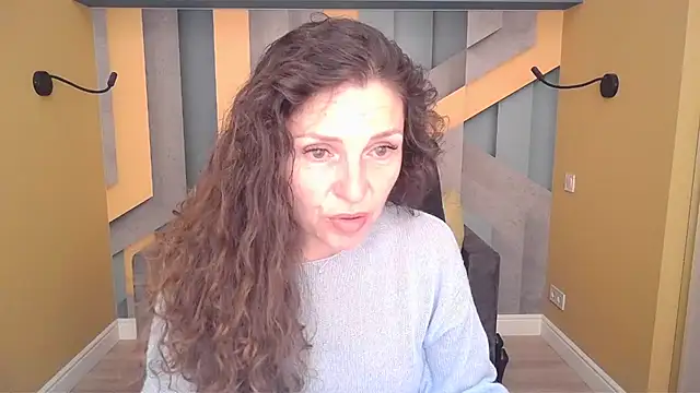 Snapshot of EllaLong chatting on May 2026 11:31:02 AM EllaLong online show from May 2026 11:31:02 AM