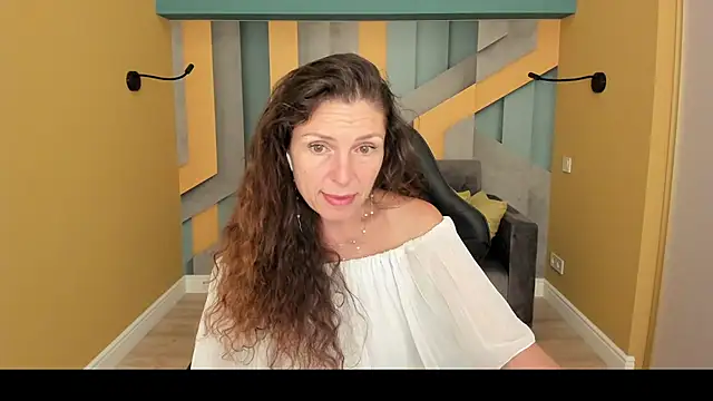 Snapshot of EllaLong chatting on July 2026 12:14:02 PM EllaLong online show from July 2026 12:14:02 PM