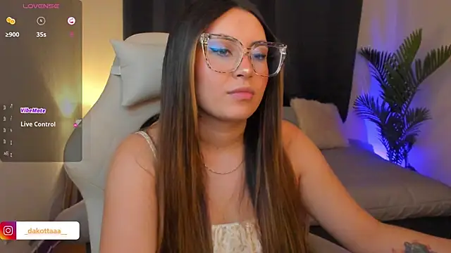 dakottaa  online show from February 2026 11:41:01 PM