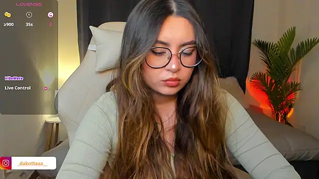 dakottaa  online show from March 2026 11:33:01 PM