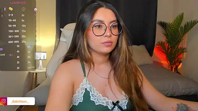 dakottaa  online show from April 2026 11:42:01 PM