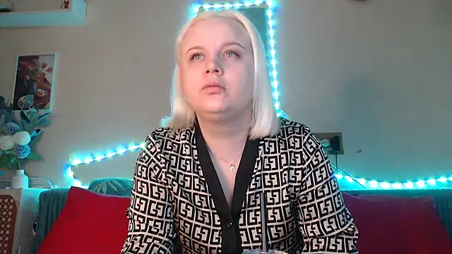 Karolina love  online show from January 2025 06:13:01 PM