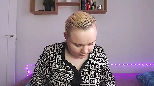 Snapshot of Karolina_love_ chatting on February 2026 07:41:02 AM Karolina love online show from February 2026 07:41:02 AM