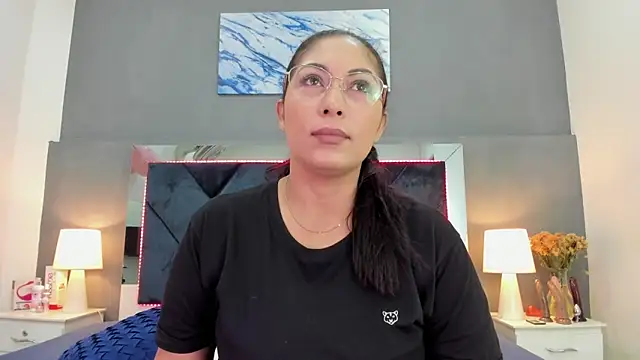 Lauralove 69 online show from October 2025 07:25:02 PM