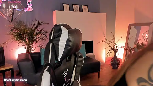 Megan inked online show from December 2025 03:35:02 AM