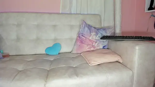 tinysara online show from January 2025 09:22:01 PM