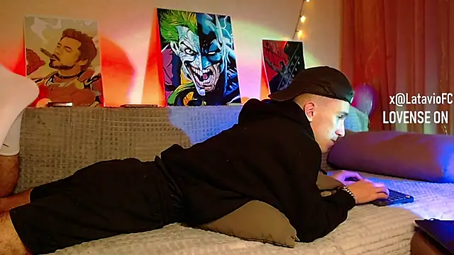 Snapshot of Midnighter_ chatting on January 2025 12:43:02 AM Midnighter online show from January 2025 12:43:02 AM