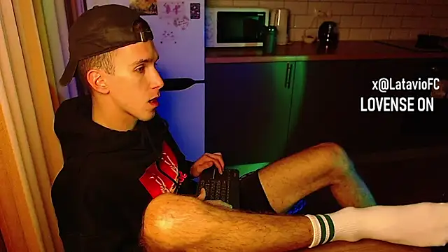 Snapshot of Midnighter_ chatting on September 2025 03:23:02 AM Midnighter online show from September 2025 03:23:02 AM