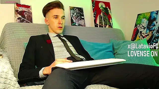 Snapshot of Midnighter_ chatting on March 2026 10:11:01 AM Midnighter online show from March 2026 10:11:01 AM