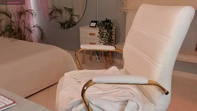 scarlet miller1 online show from November 2025 12:04:01 PM