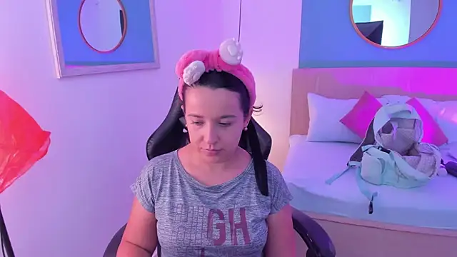 izaro22 online show from September 2025 02:22:01 AM