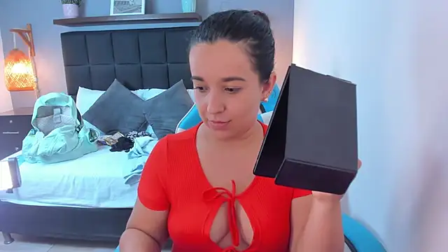 izaro22 online show from September 2025 02:26:02 AM