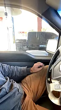 Snapshot of Themechanic420 chatting on December 2024 08:50:01 PM Themechanic420 online show from December 2024 08:50:01 PM