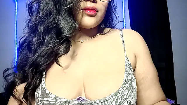 Snapshot of Lucy_kanne chatting on December 2024 11:37:02 PM Lucy kanne online show from December 2024 11:37:02 PM