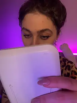 Snapshot of Your_insomniya chatting on November 2025 09:47:01 PM Your insomniya online show from November 2025 09:47:01 PM