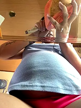 Snapshot of Vaiolet_a chatting on December 2024 04:28:01 PM Vaiolet a online show from December 2024 04:28:01 PM