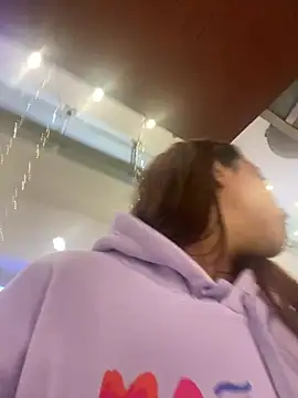 Snapshot of Vaiolet_a chatting on December 2024 11:35:01 PM Vaiolet a online show from December 2024 11:35:01 PM