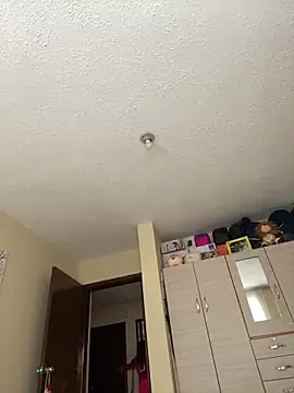 Snapshot of Vaiolet_a chatting on January 2025 06:35:01 PM Vaiolet a online show from January 2025 06:35:01 PM