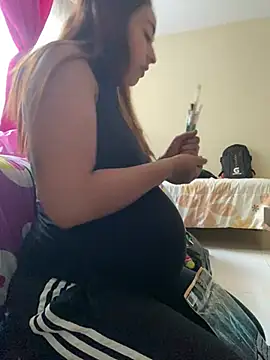 Snapshot of Vaiolet_a chatting on January 2025 09:46:02 PM Vaiolet a online show from January 2025 09:46:02 PM