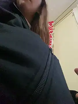 Snapshot of Vaiolet_a chatting on January 2025 11:07:01 PM Vaiolet a online show from January 2025 11:07:01 PM