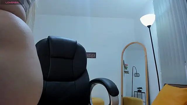 camiilaa1 online show from December 2024 07:05:01 AM