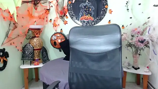 Snapshot of Sofia_Franco_ chatting on October 2025 07:18:01 PM Sofia Franco online show from October 2025 07:18:01 PM