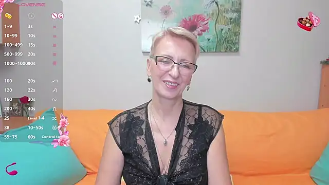 Snapshot of iamyourdream89 chatting on December 2024 01:25:02 PM iamyourdream89 online show from December 2024 01:25:02 PM
