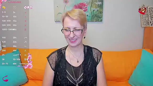Snapshot of iamyourdream89 chatting on February 2025 04:52:01 PM iamyourdream89 online show from February 2025 04:52:01 PM