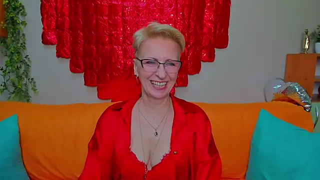 iamyourdream89 online show from February 2026 10:45:01 AM